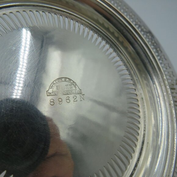 Wilcox Tray Silver Plated Reticulated 10" Curved Serving Platter Handles Vintage - Picture 8 of 8